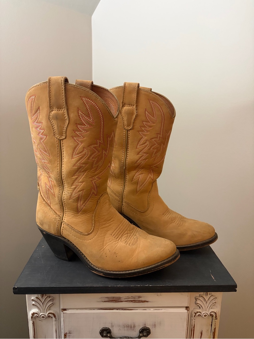 Women's Lace-Up Western Boots in Tan